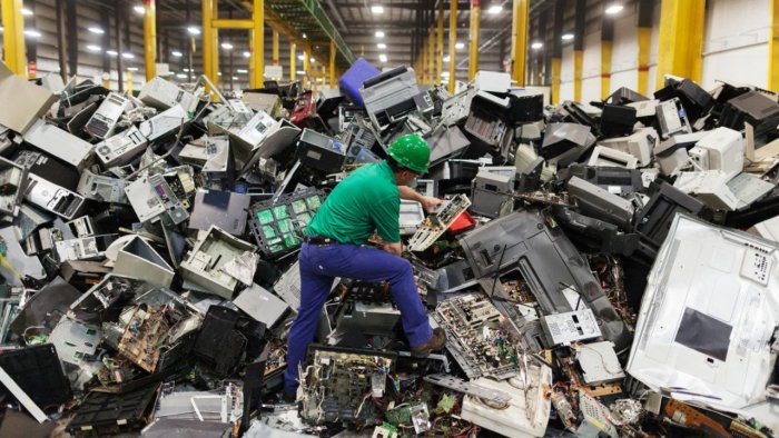 e-waste: what is your role and are gadget makers helping?